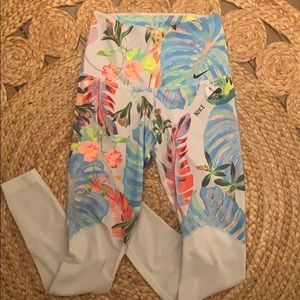 Women’s Nike leggings size xs